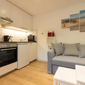 Neue Zentrale Souterrain-wohnung 24h Self Check-in Apartment Hamburg